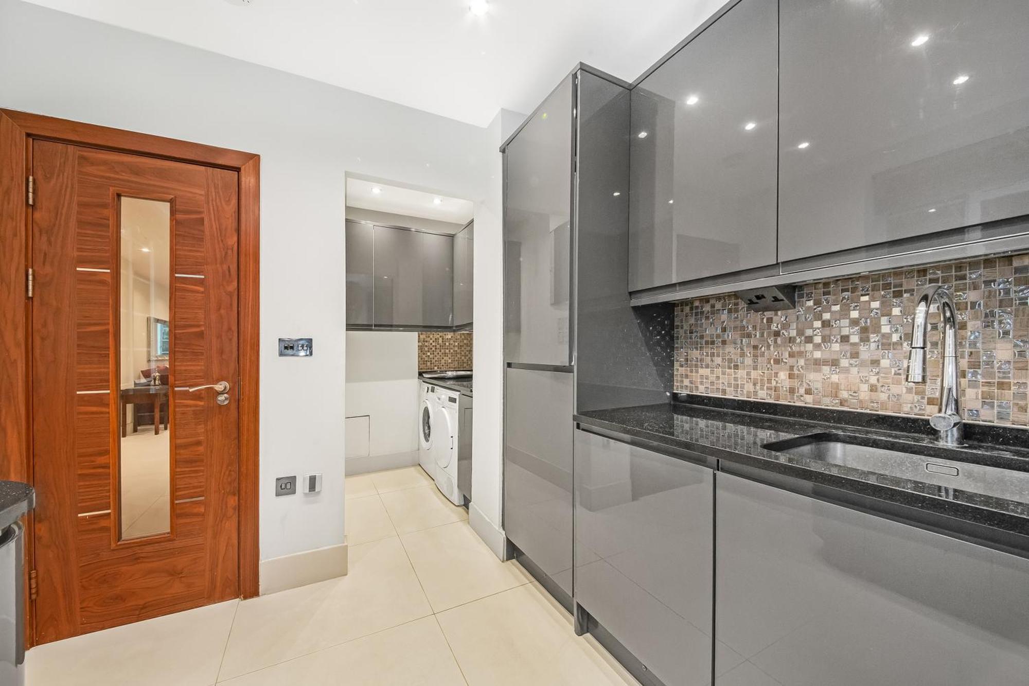 Elegance By The Park Apartment London Exterior photo